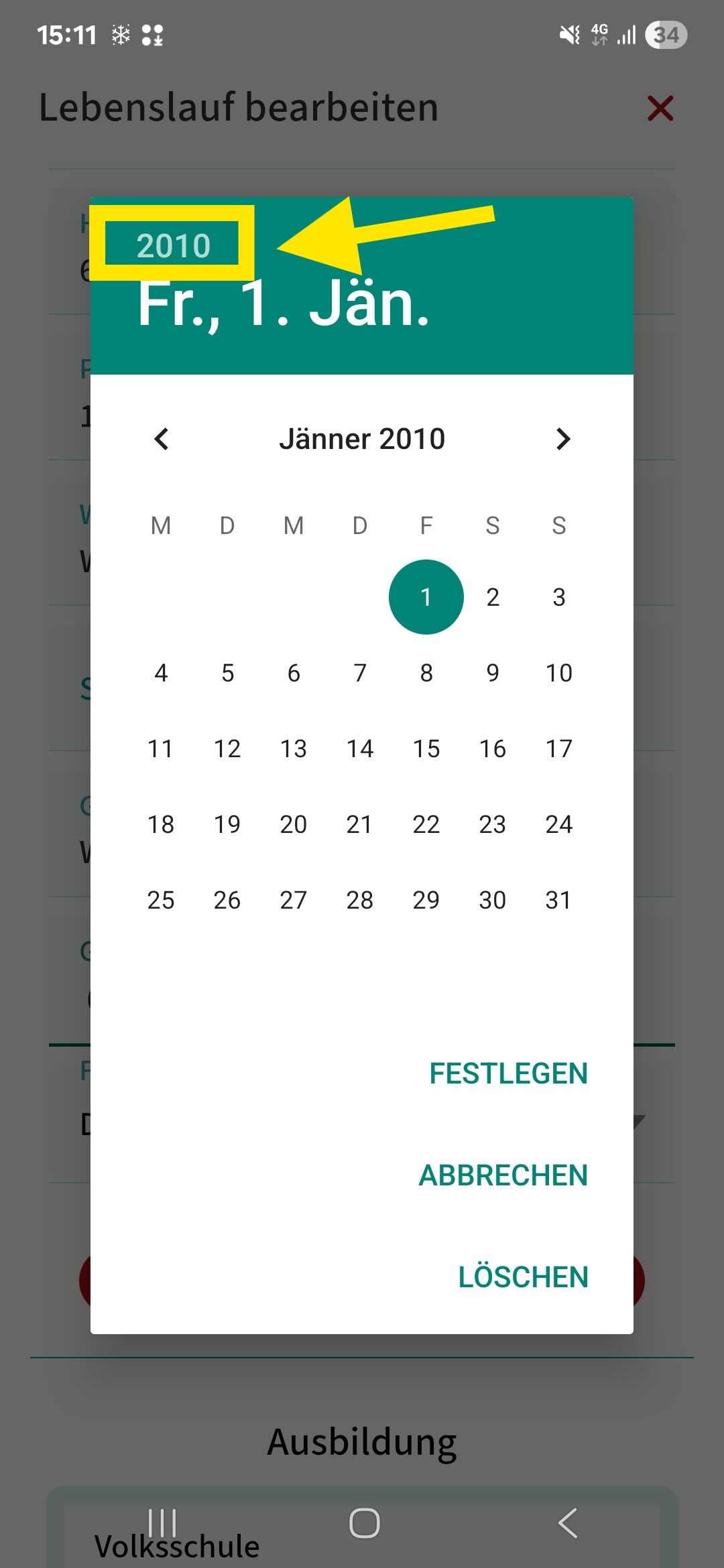 Screenshot eines Typischen Kalender auf Android-Geräten. Es zeigt ein Pfeil auf die Jahreszahl oben, welche durch Scrollen direkt eingestellt werden kann.